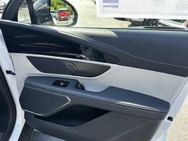 Certified 2024 Lincoln Nautilus Premier AWD/4WD image 35