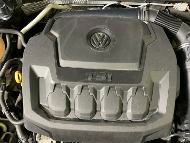 Used 2018 Volkswagen Passat 2.0T SE FWD image 31