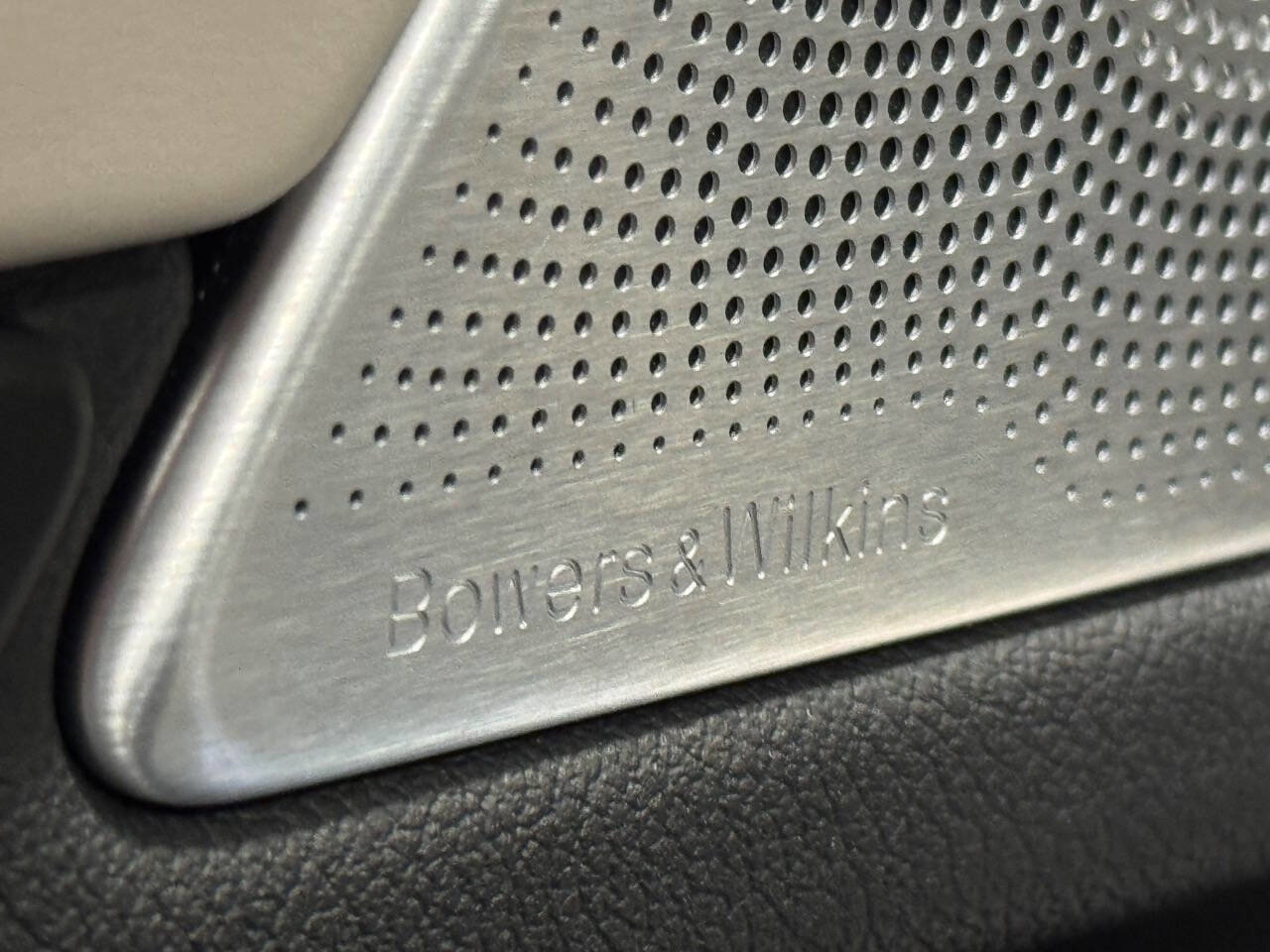 Used 2019 BMW M760i xDrive w/ Luxury Rear Seating Package image 16