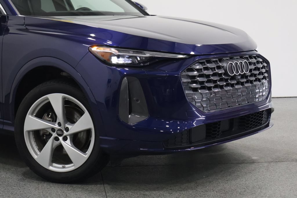 Certified 2025 Audi Q5 Premium Plus w/ Premium Plus AWD/4WD image 3