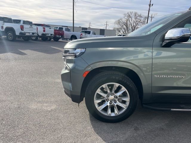 Used 2023 Chevrolet Suburban Premier AWD/4WD image 4