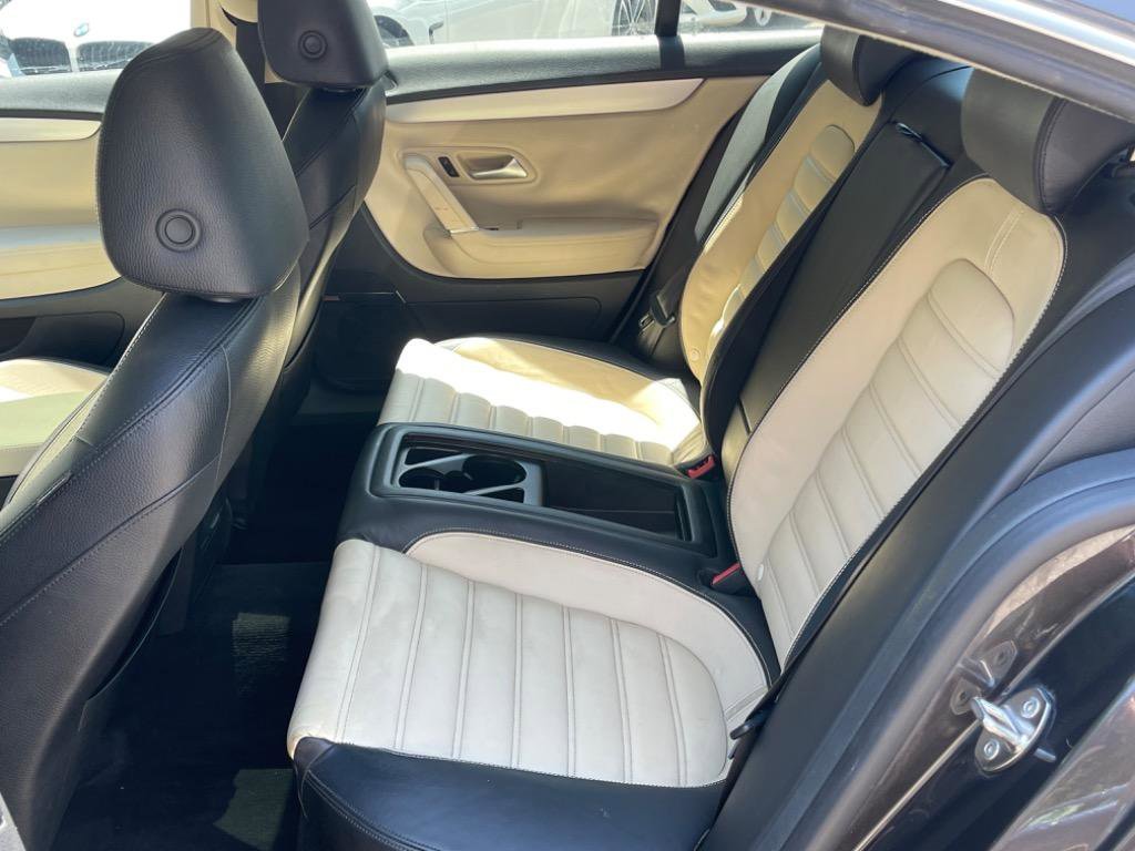 Used 2009 Volkswagen CC Luxury image 28