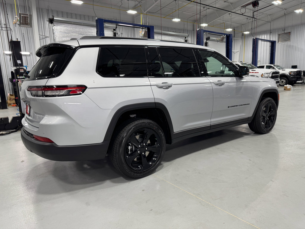 New 2025 Jeep Grand Cherokee L Altitude image 11
