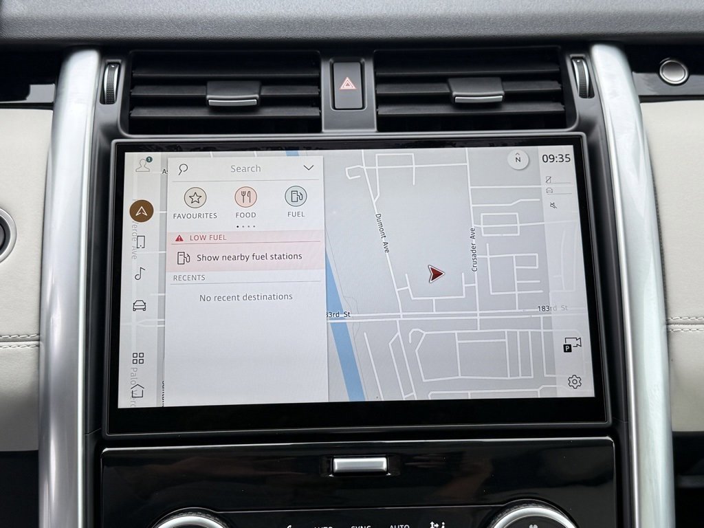 New 2025 Land Rover Discovery S image 21