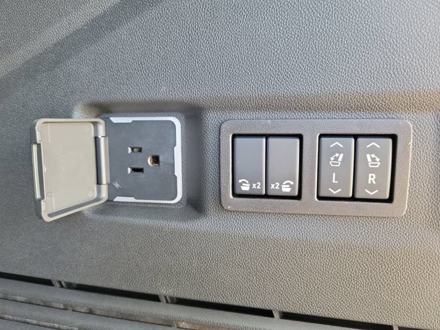 Certified 2025 Chevrolet Tahoe Premier AWD/4WD image 13