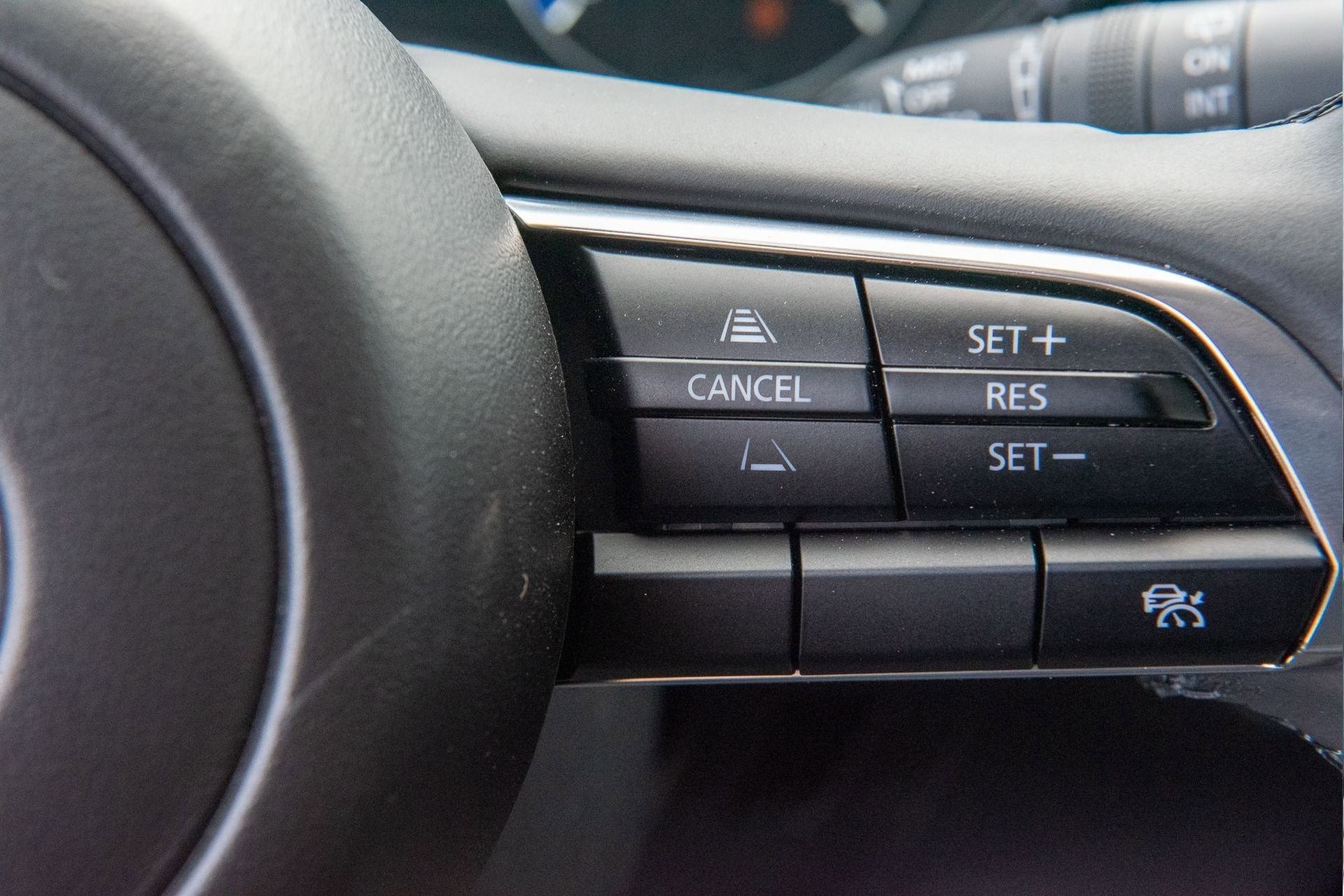 New 2024 MAZDA CX-30 Carbon image 26