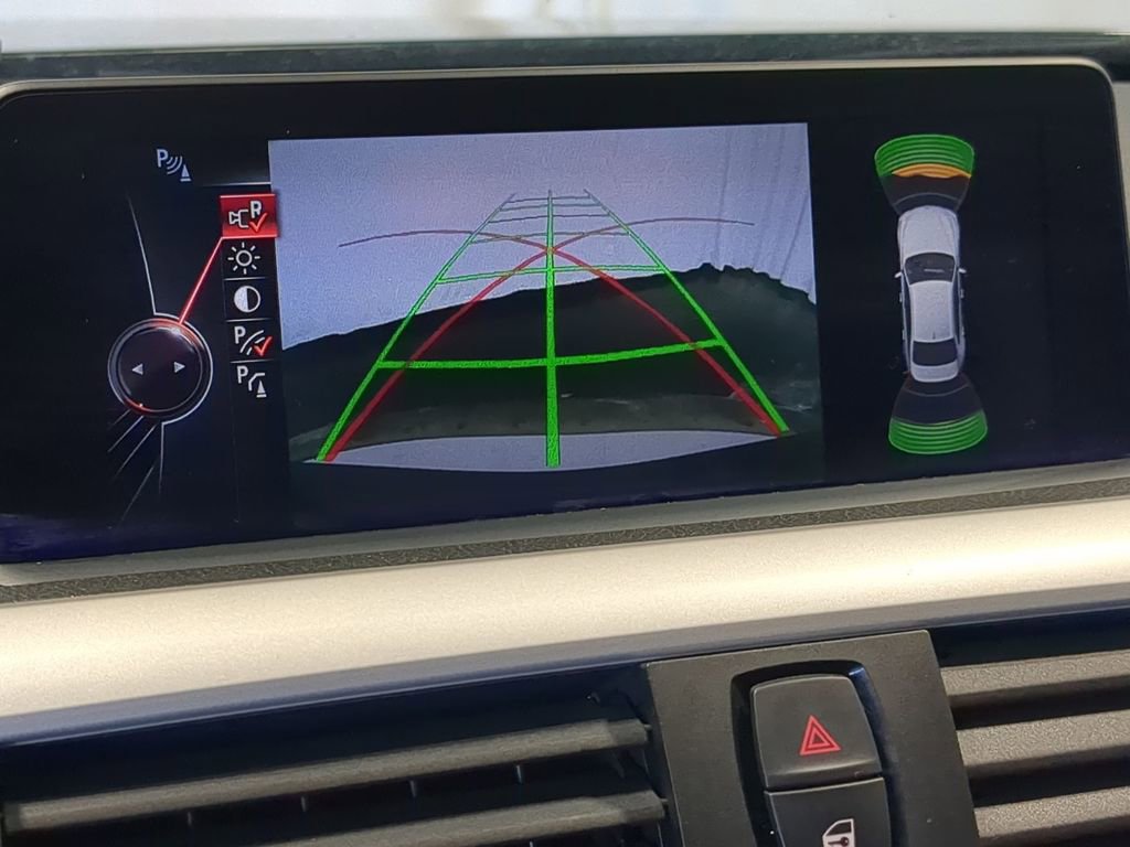 Used 2014 BMW 320i xDrive Sedan image 34