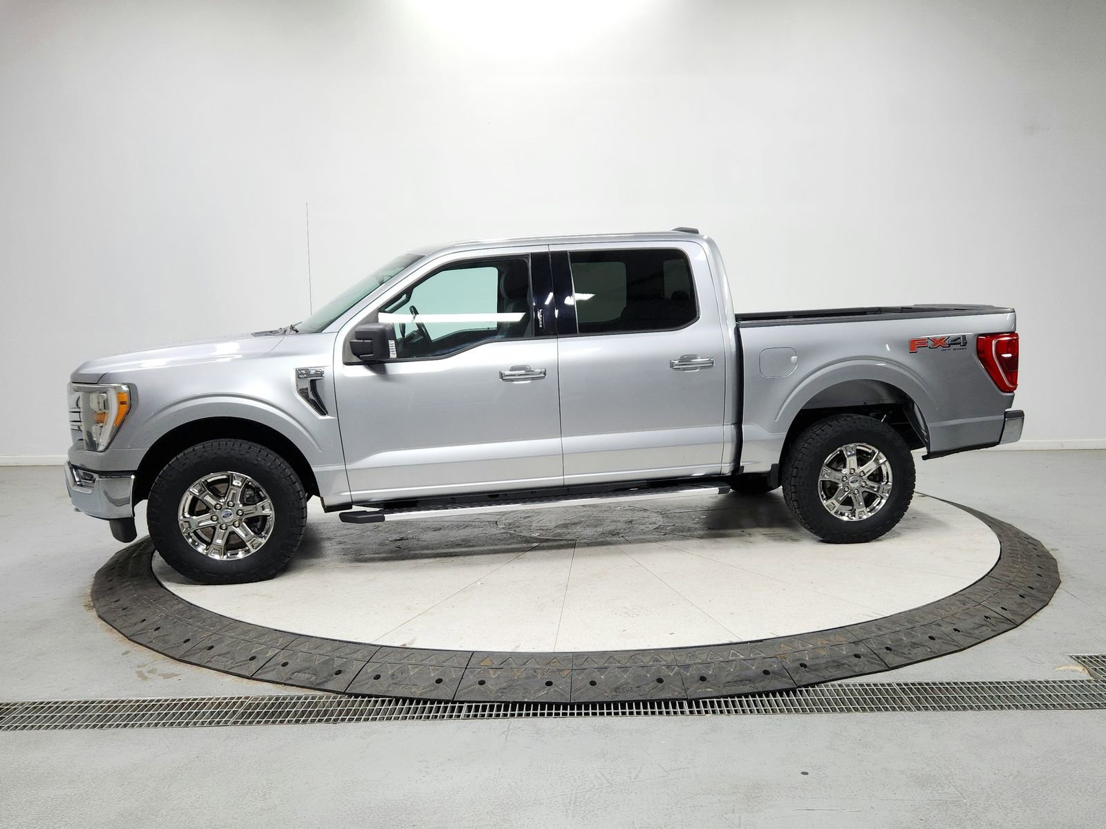 Used 2021 Ford F150 XLT w/ Equipment Group 302A High image 4