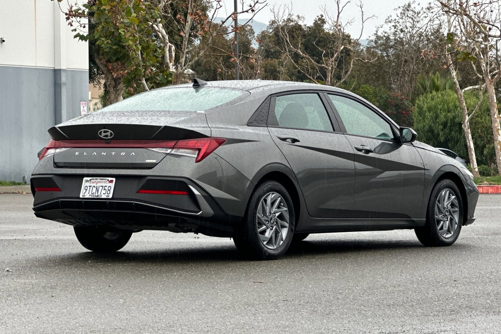 Used 2025 Hyundai Elantra Blue image 4