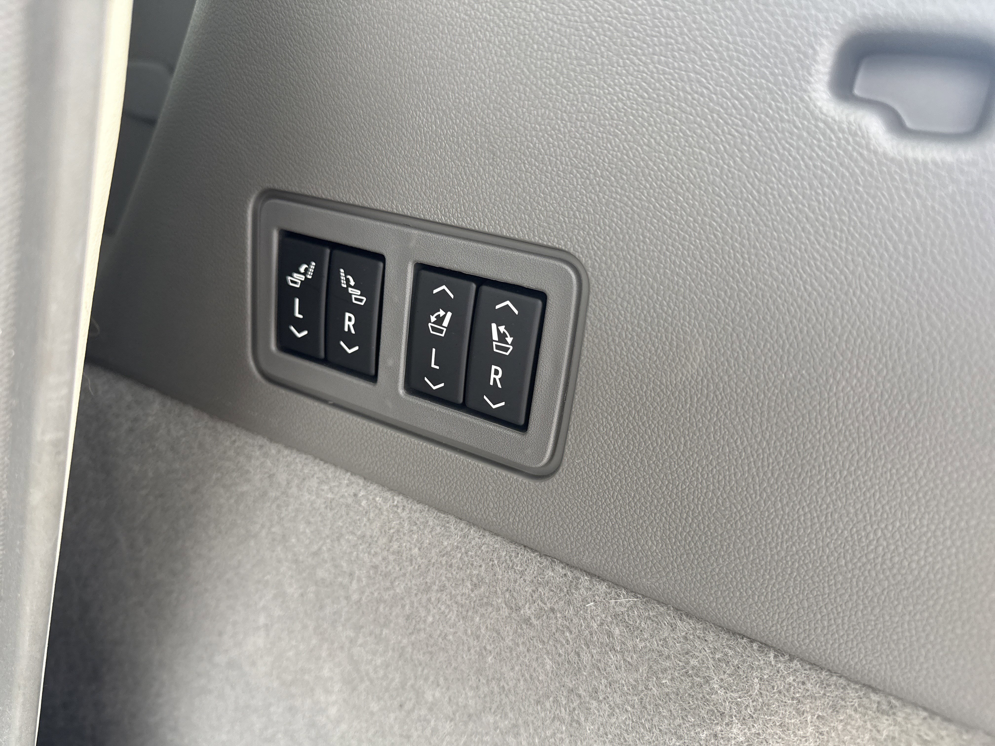 Certified 2024 Cadillac XT6 Premium Luxury w/ LPO, Floor Liner Package image 8