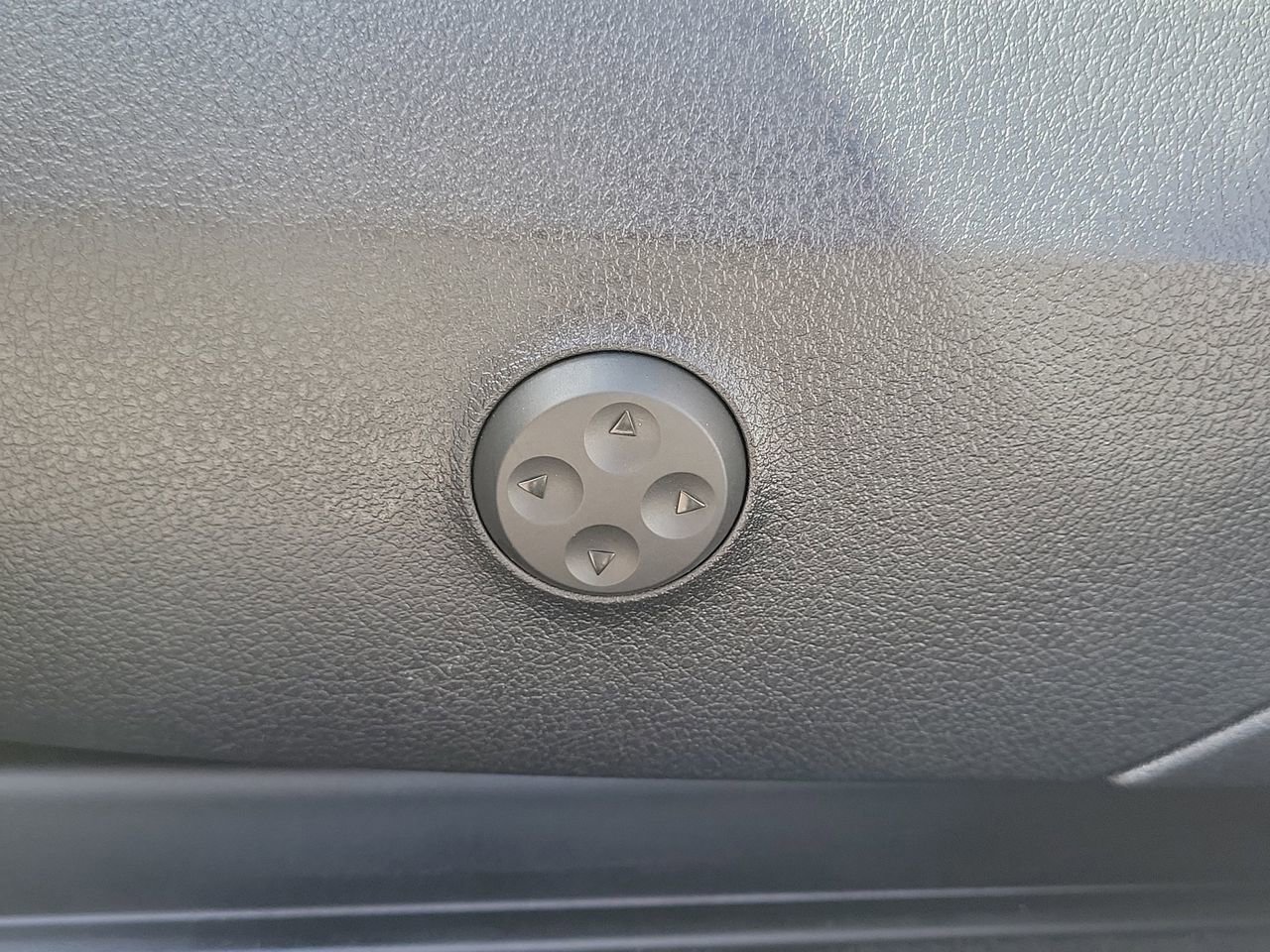 Used 2025 Mercedes-Benz GLC 300 image 21