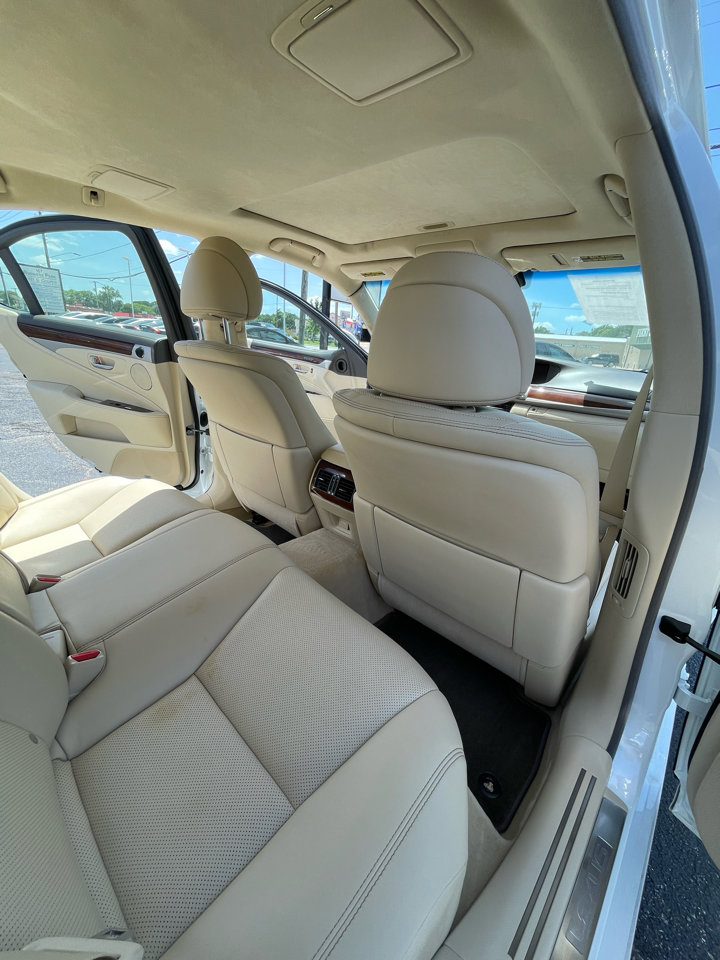Used 2015 Lexus LS 460 Luxury image 15