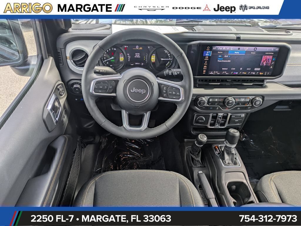 Used 2025 Jeep Wrangler Unlimited Sahara AWD/4WD image 16