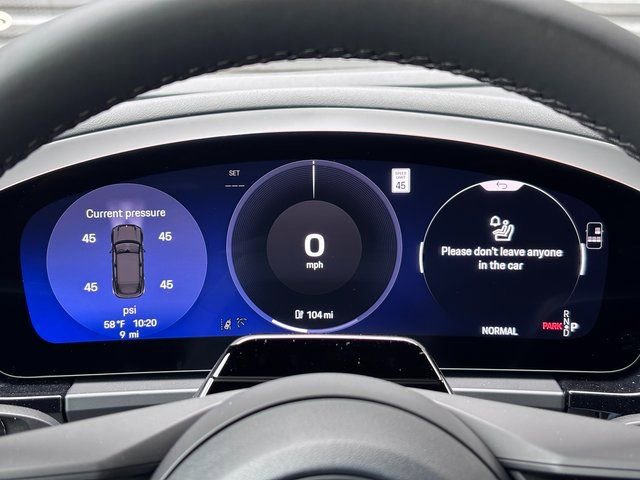 New 2026 Porsche Macan Electric RWD image 17