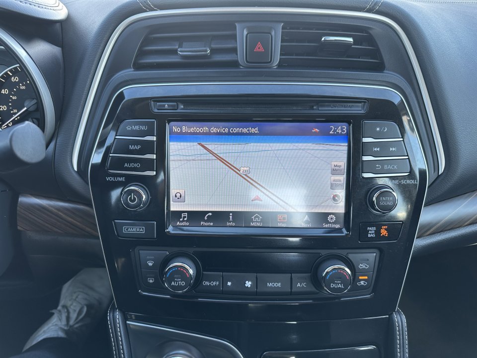 Used 2016 Nissan Maxima Platinum image 11