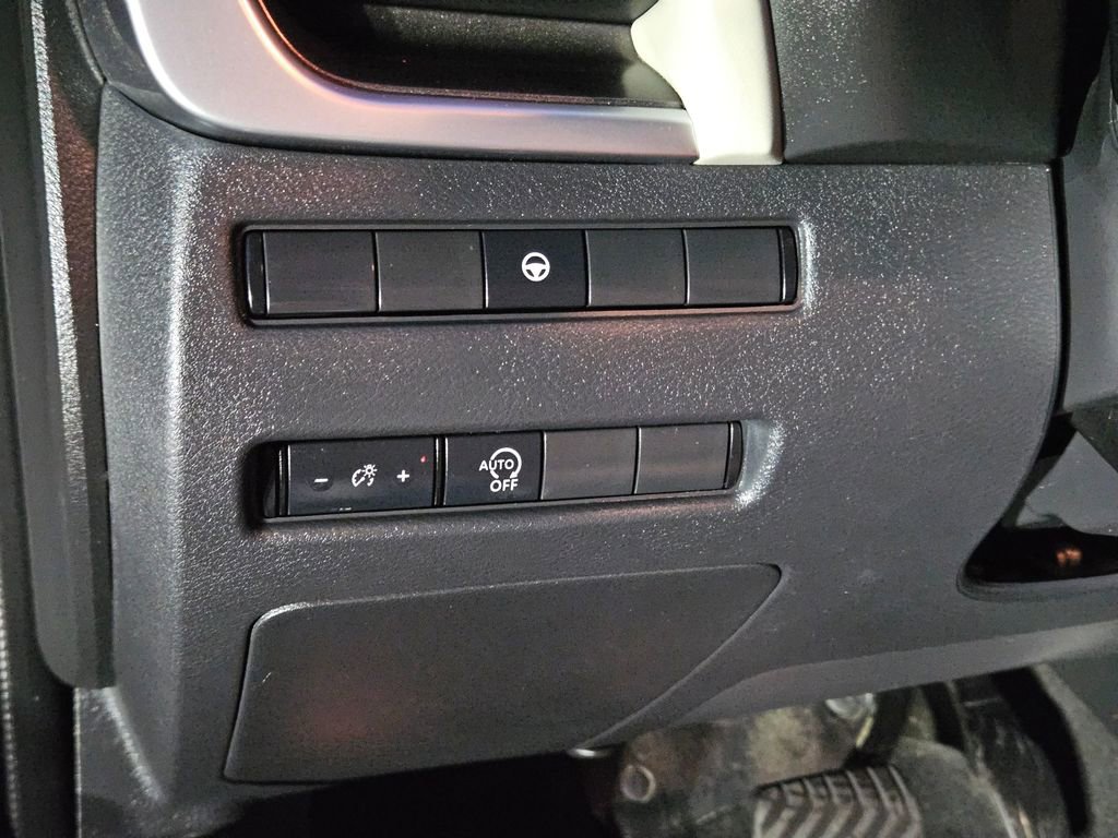 Used 2023 Nissan Rogue SV image 20