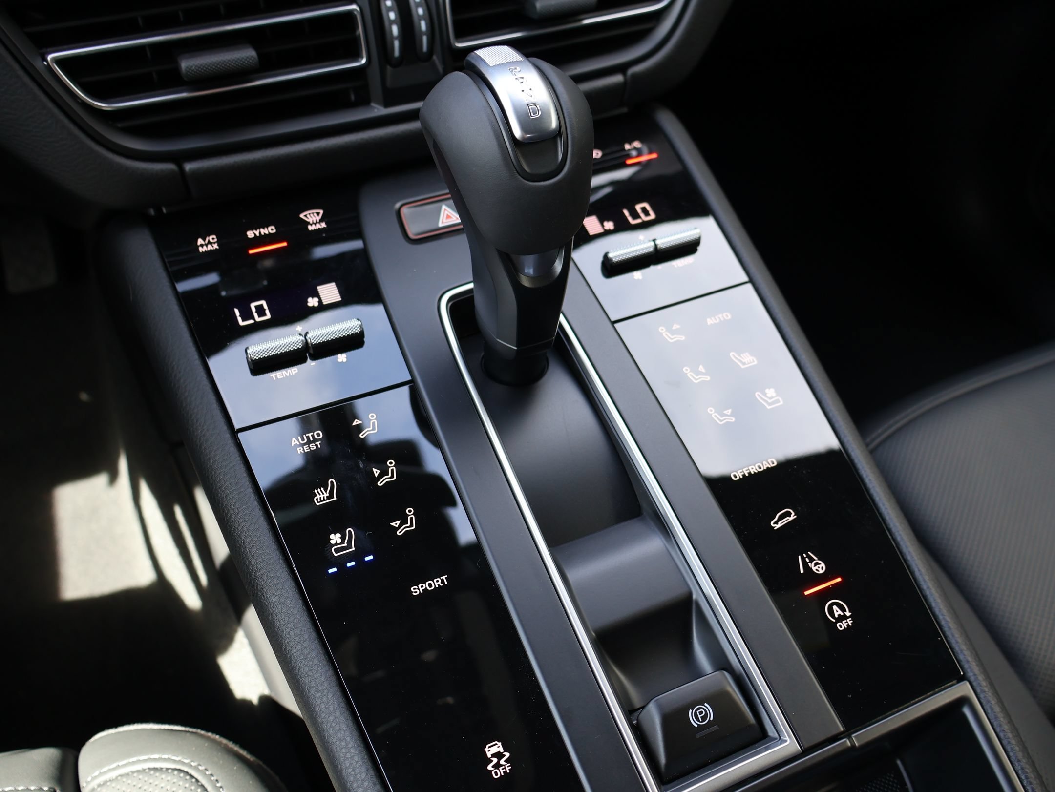 New 2026 Porsche Macan AWD/4WD image 25