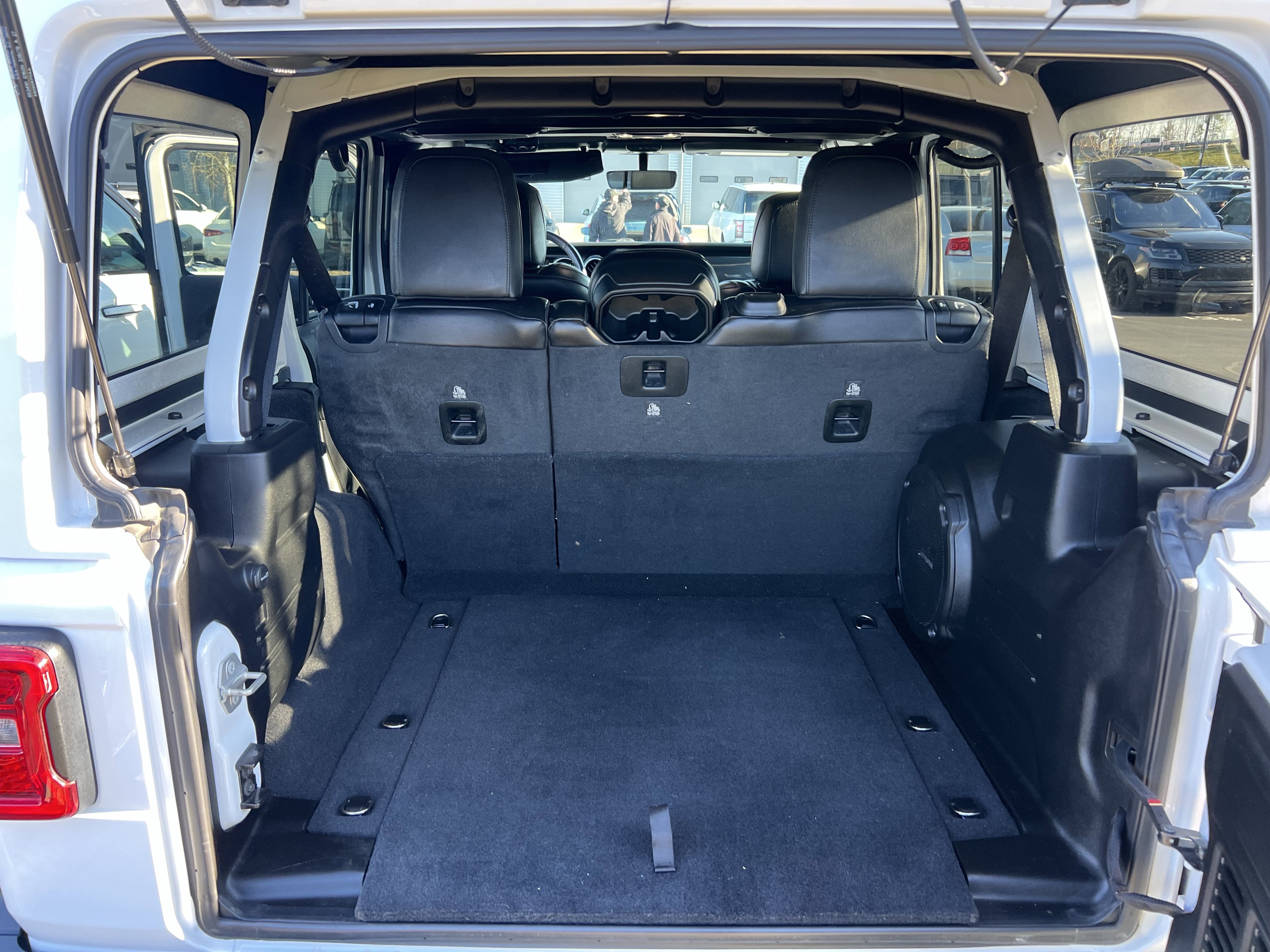 Used 2020 Jeep Wrangler Unlimited Sahara AWD/4WD image 35