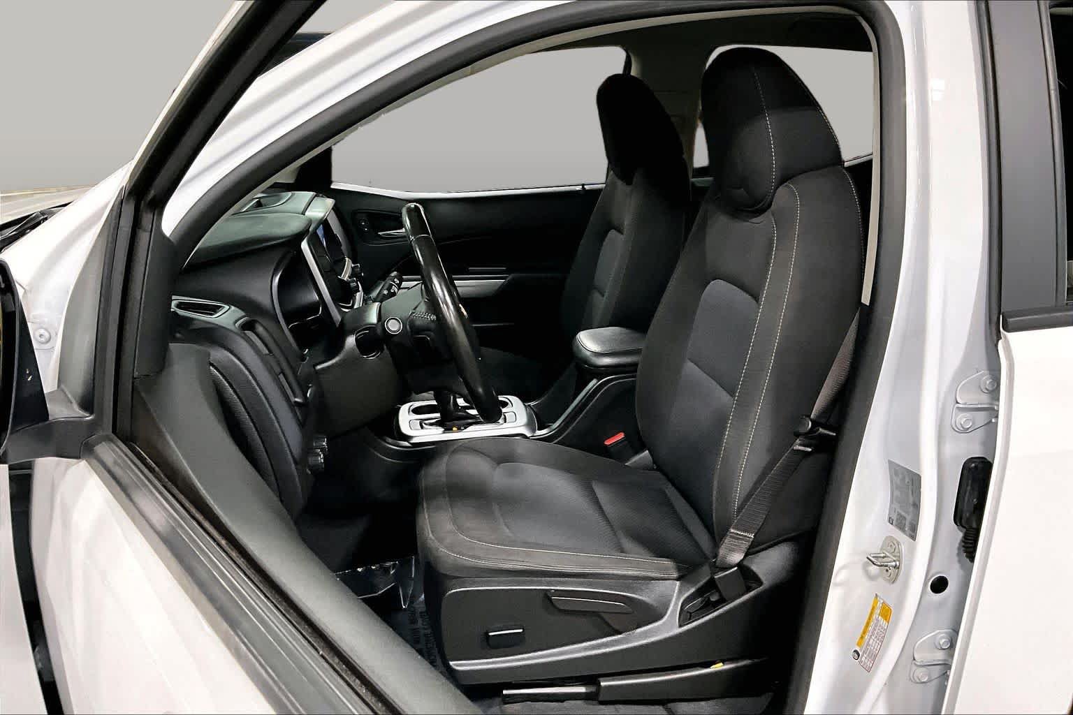 Used 2022 Chevrolet Colorado LT w/ LT Convenience Package AWD/4WD image 8