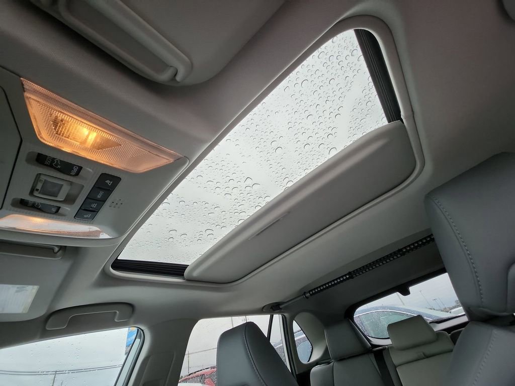 Used 2021 Toyota RAV4 Limited image 23