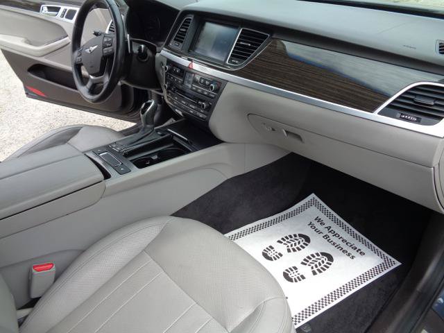 Used 2017 Genesis G80 3.8 RWD image 23