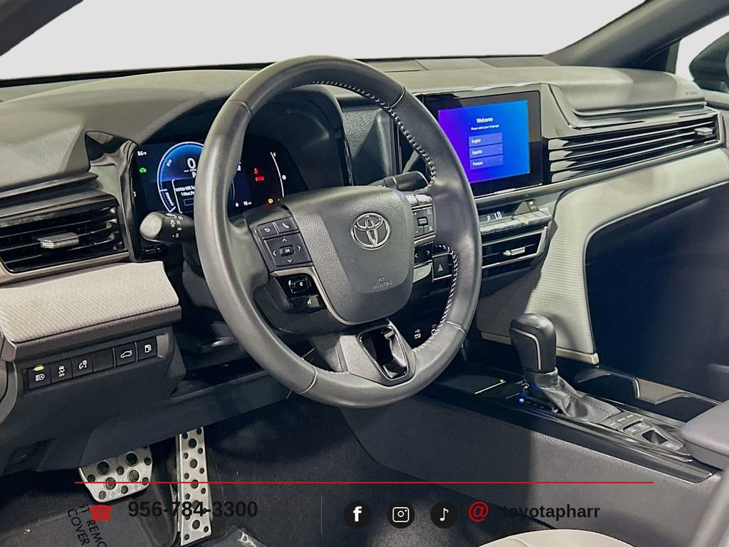 Used 2025 Toyota Camry SE w/ Convenience Package FWD image 8