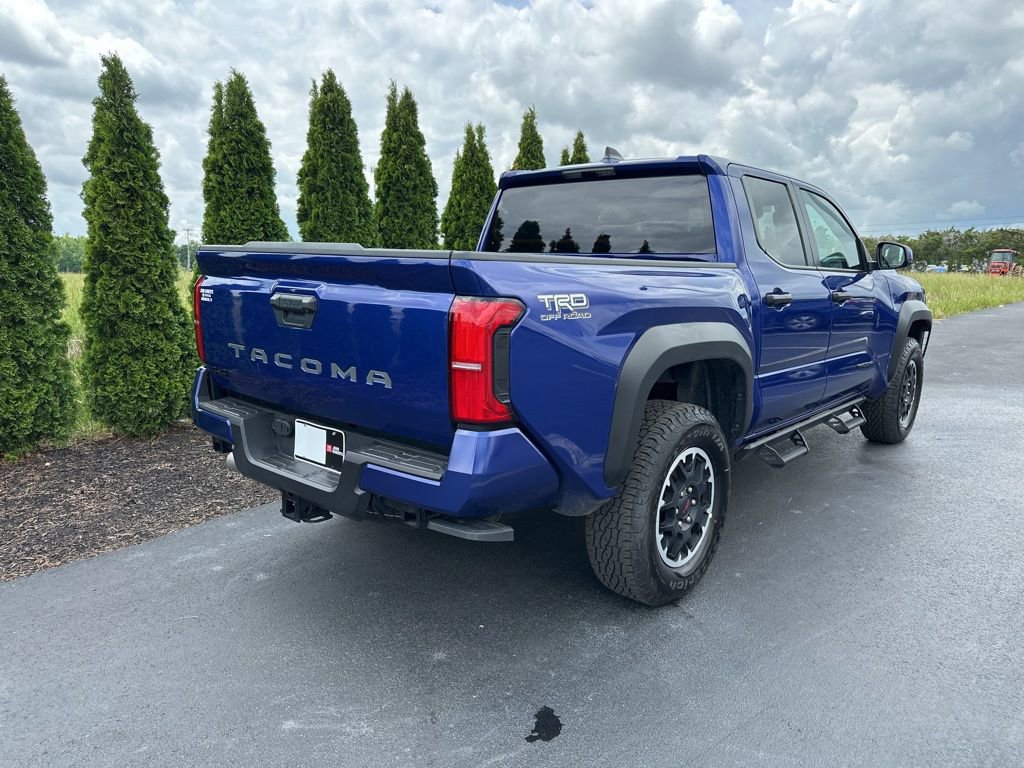 Certified 2025 Toyota Tacoma TRD Off-Road AWD/4WD image 7
