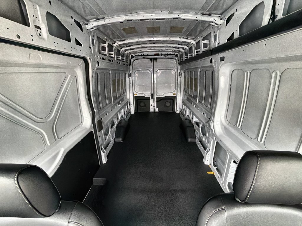 Used 2023 Ford E-Transit 148 High Roof Extended RWD image 26