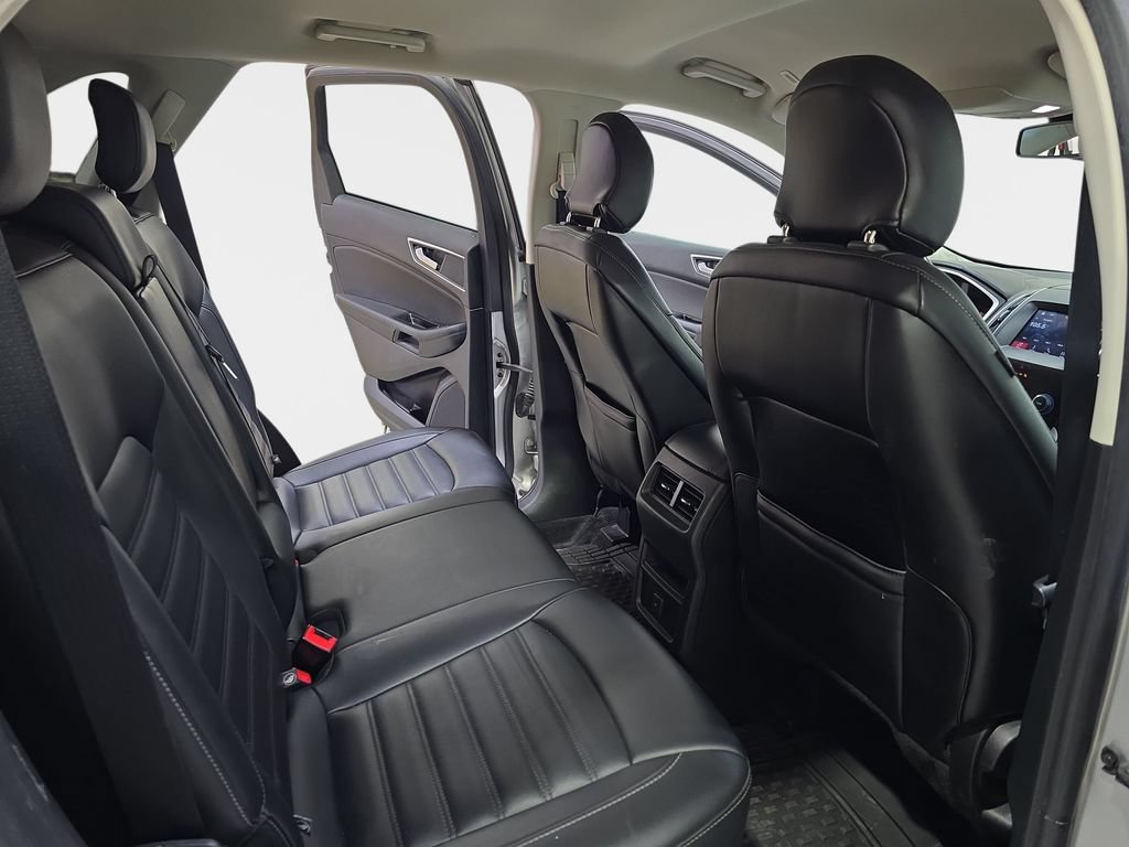 Used 2019 Ford Edge SEL w/ Equipment Group 201A FWD image 13