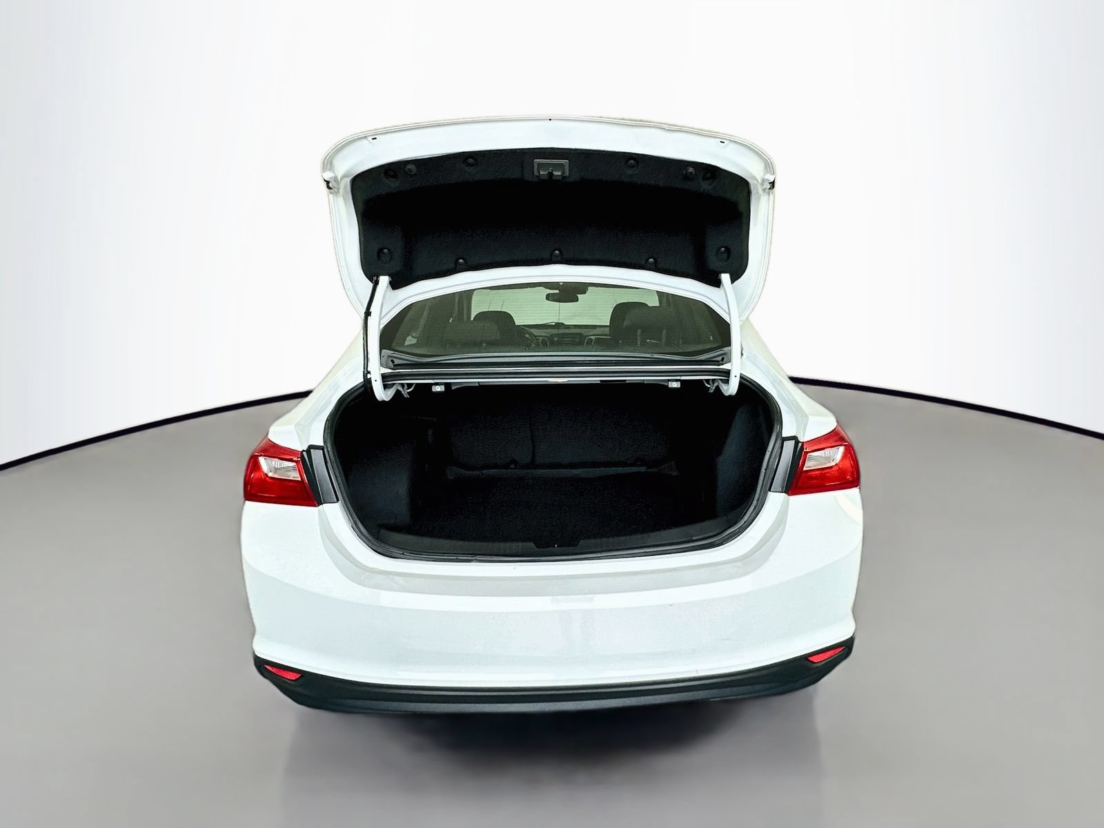 Used 2023 Chevrolet Malibu LT FWD image 26