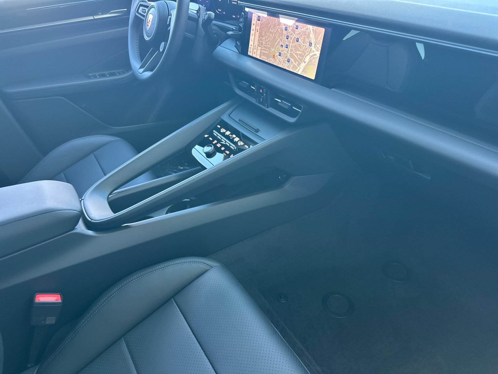 New 2026 Porsche Macan 4 Electric AWD/4WD image 22