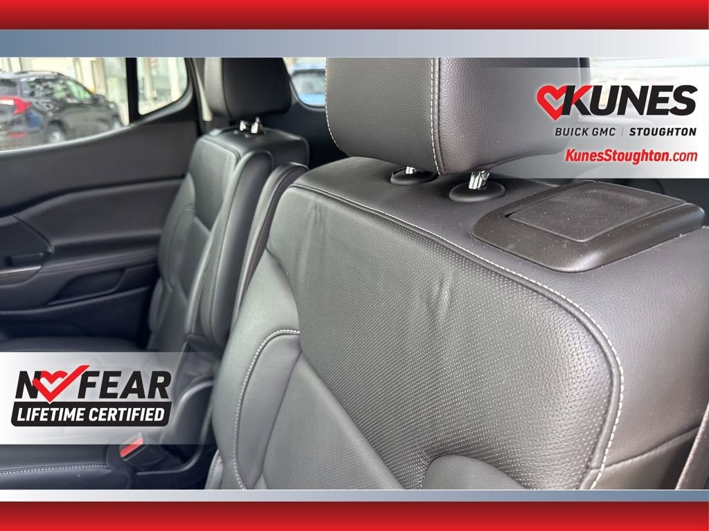 Used 2023 GMC Acadia SLT image 41