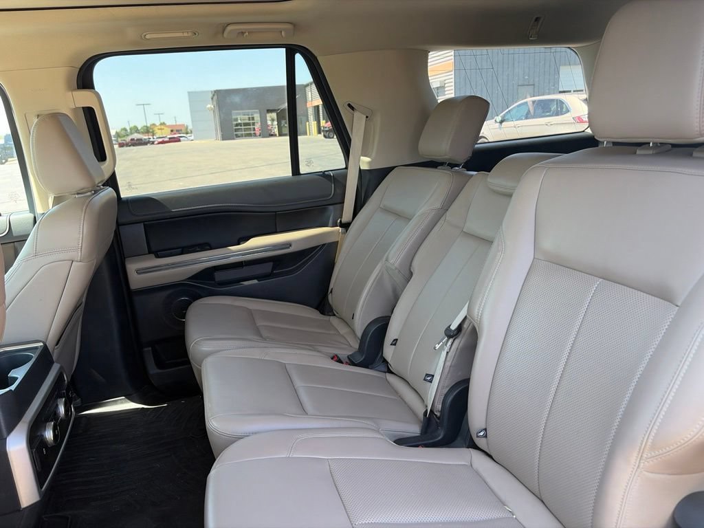 Used 2023 Ford Expedition XLT AWD/4WD image 7