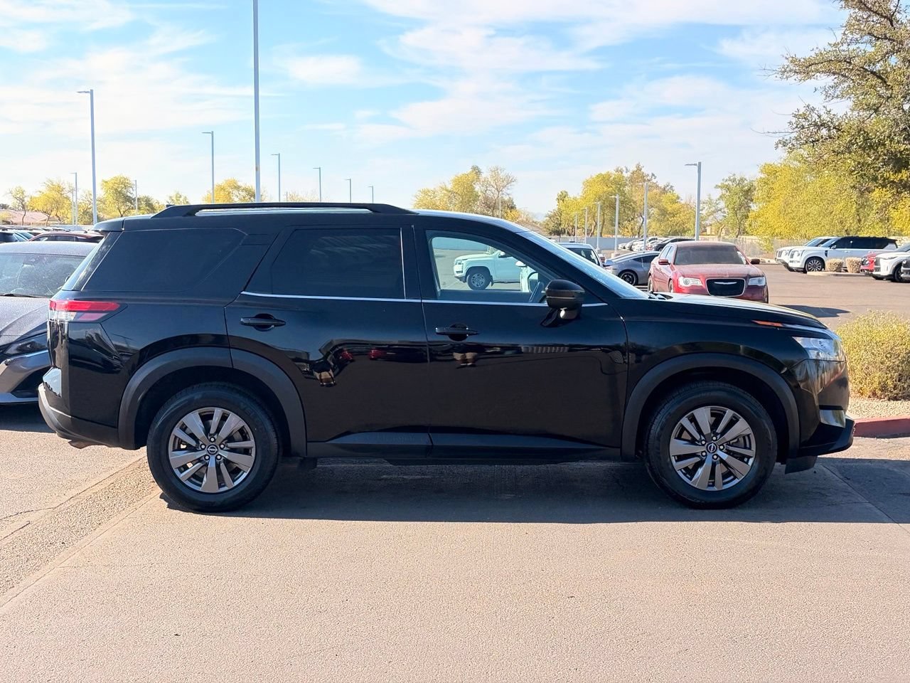 Certified 2025 Nissan Pathfinder SV AWD/4WD image 7