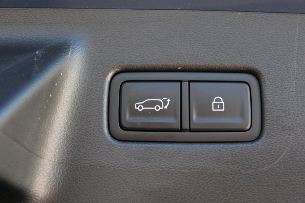 Used 2025 Hyundai Santa Fe SEL image 11