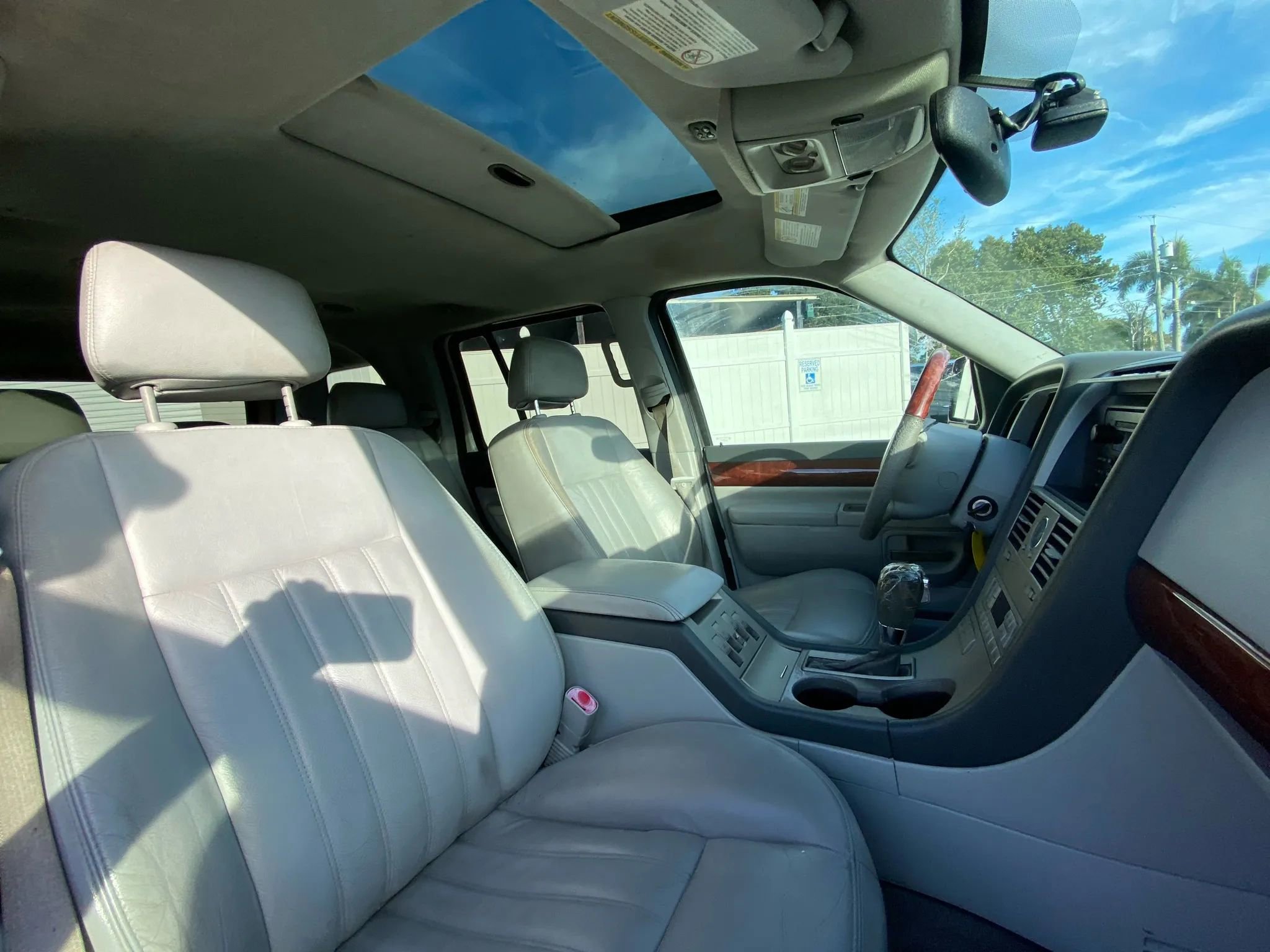 Used 2004 Lincoln Aviator Luxury RWD image 17