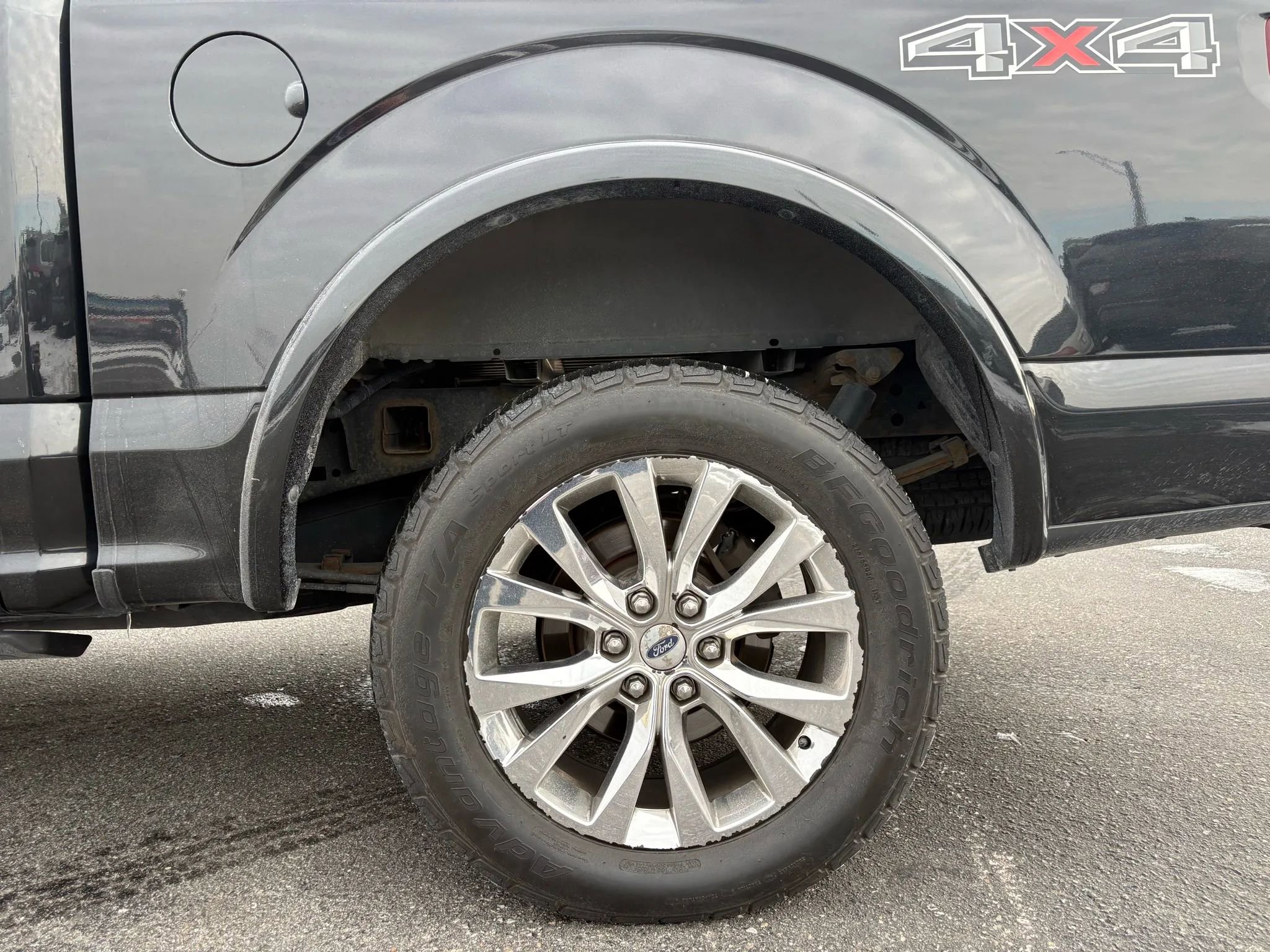 Used 2015 Ford F150 Lariat w/ Equipment Group 502A Luxury image 29