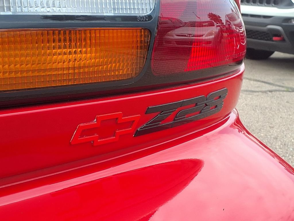 Used 2002 Chevrolet Camaro Z28 RWD image 10