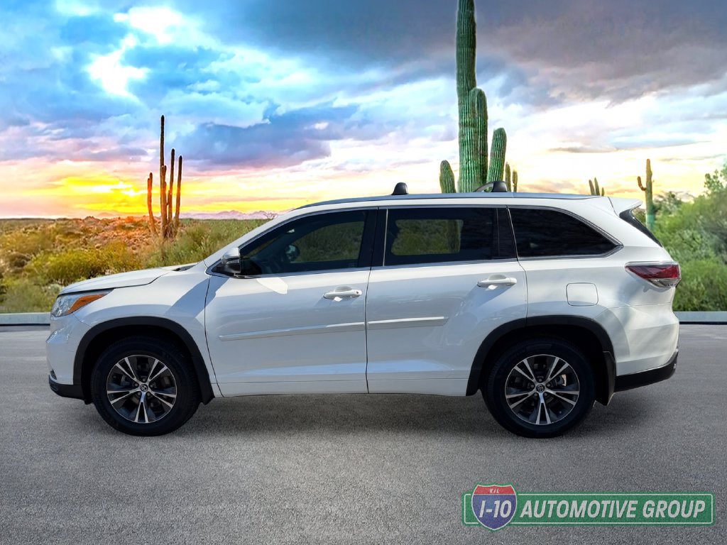 Used 2016 Toyota Highlander XLE AWD/4WD image 6