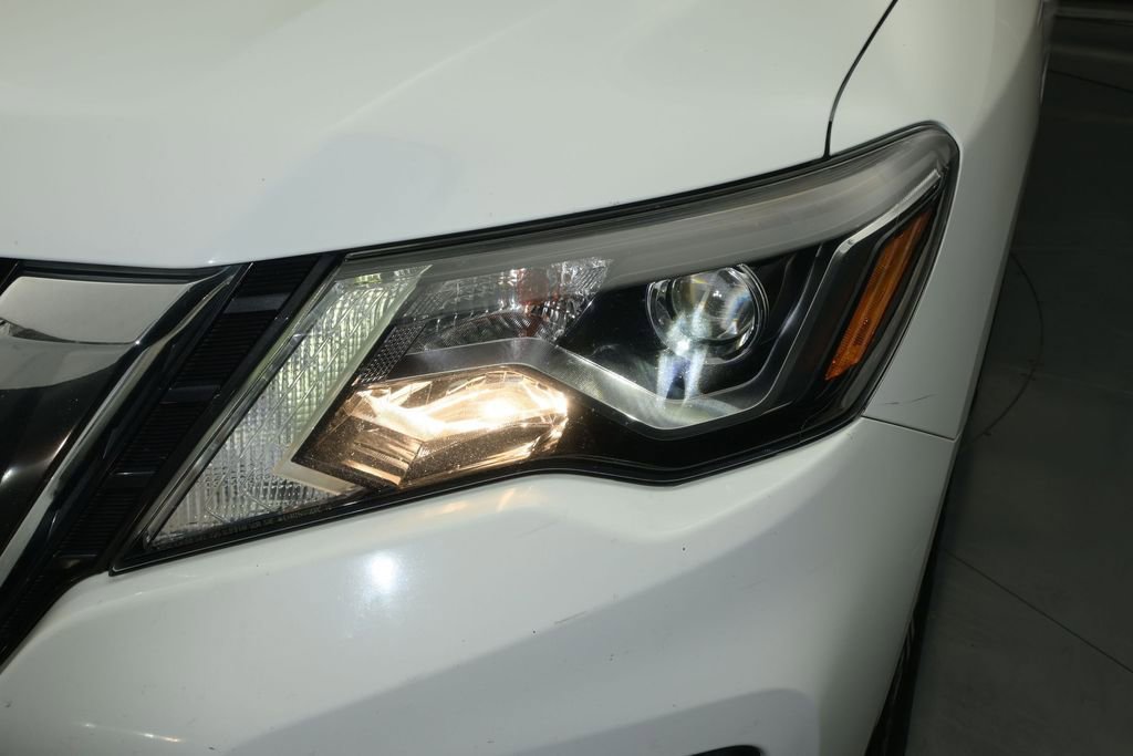 Used 2019 Nissan Pathfinder SL AWD/4WD image 9