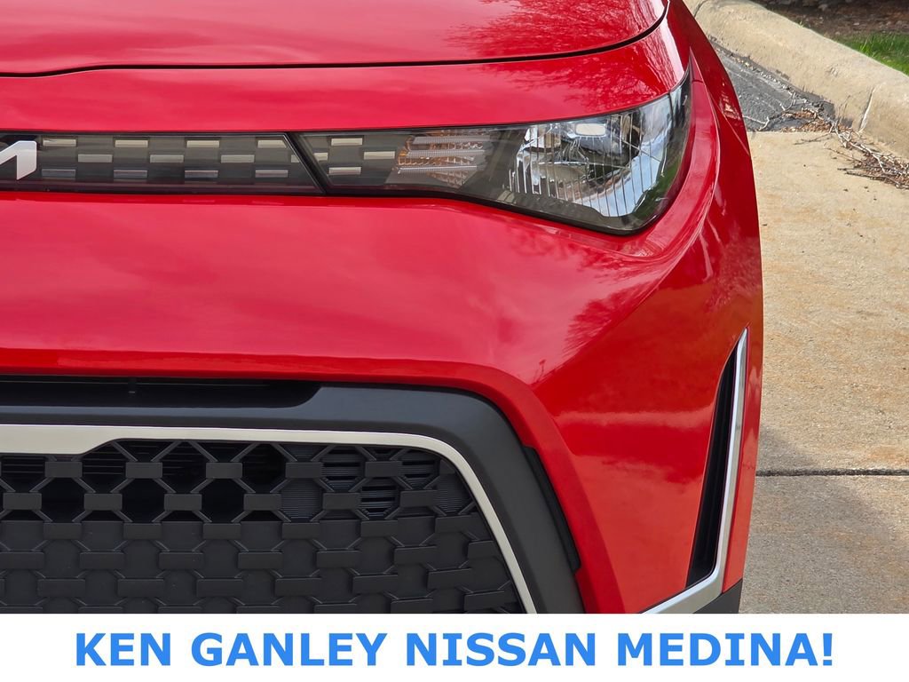 Used 2023 Kia Soul LX image 11