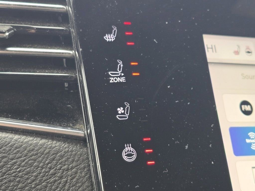 Used 2024 Jeep Wagoneer L Series II w/ Flexible Seating Group image 4