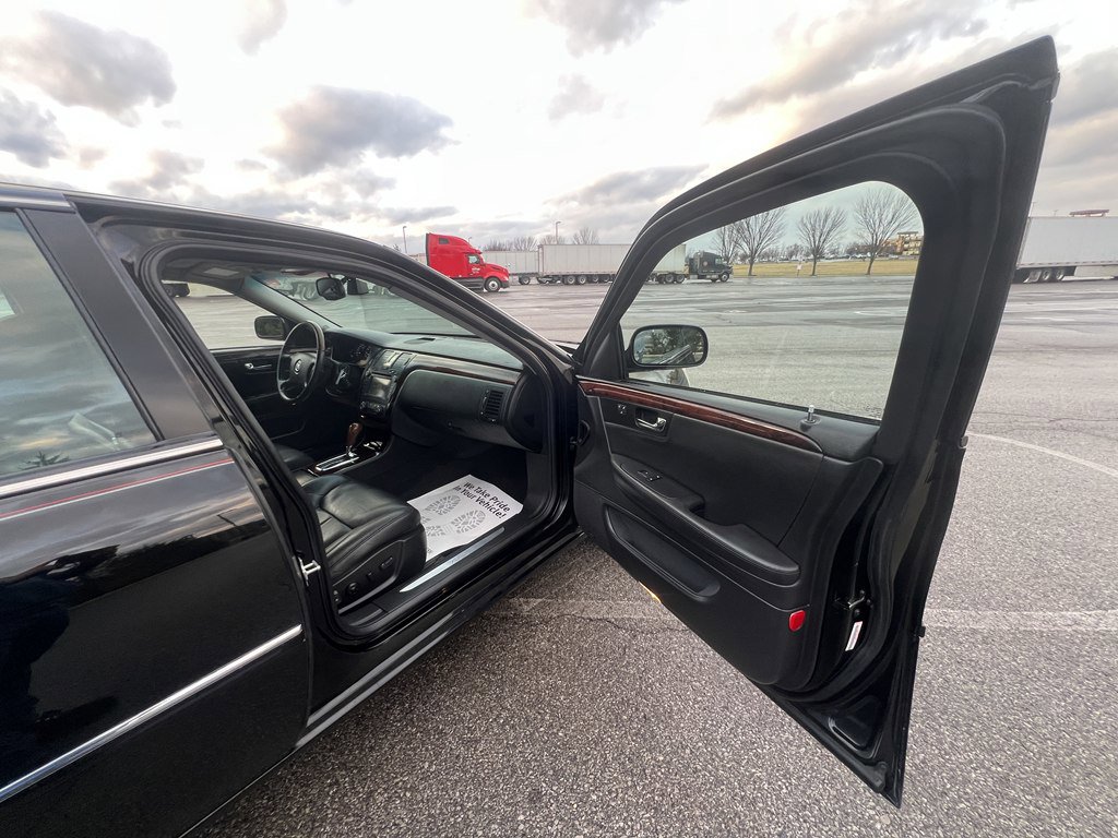 Used 2011 Cadillac DTS Premium image 10