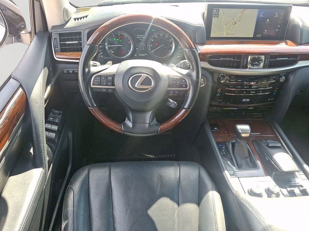 Used 2021 Lexus LX 570 4WD w/ Luxury Package image 12