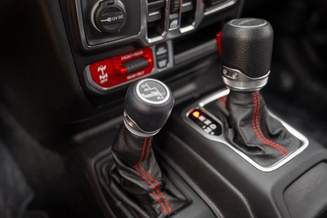 Used 2022 Jeep Gladiator Rubicon w/ LED Lighting Group AWD/4WD image 39