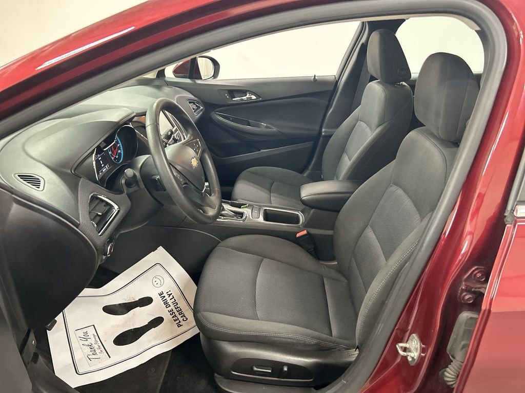 Used 2016 Chevrolet Cruze LT w/ Convenience Package FWD image 9