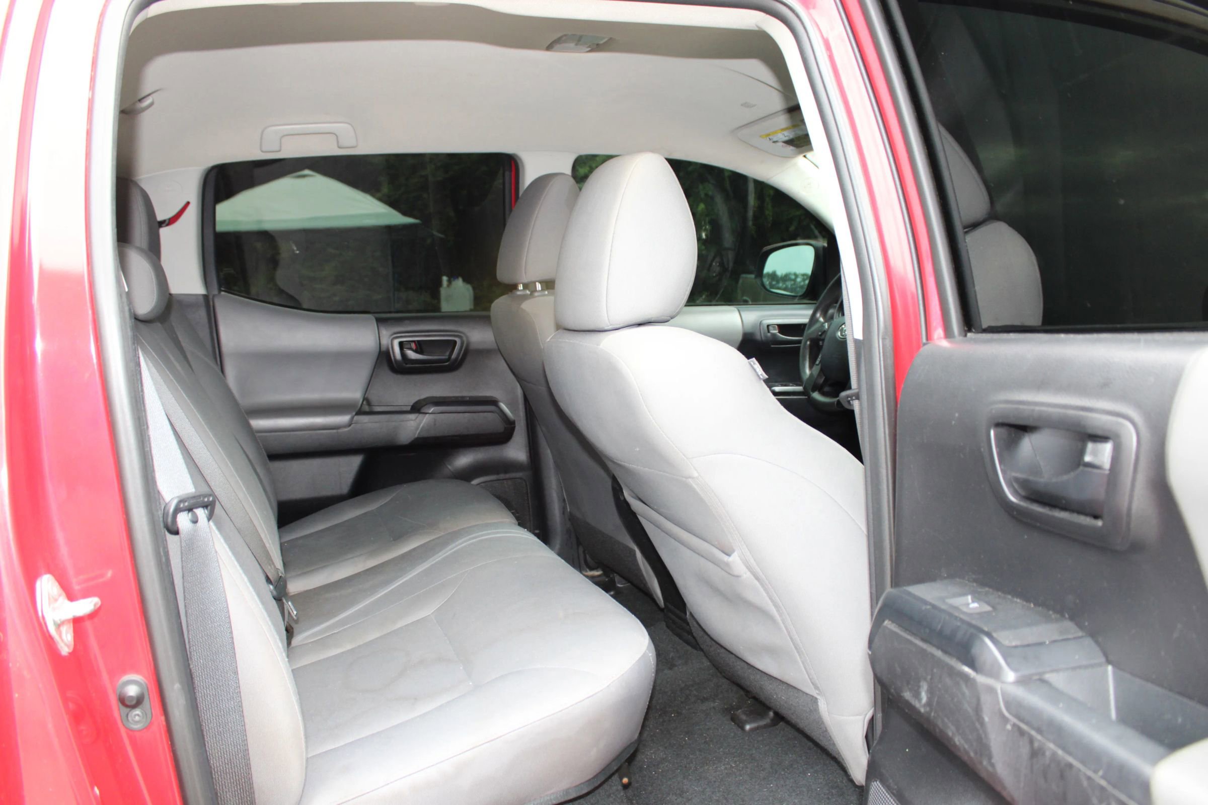 Used 2019 Toyota Tacoma SR image 19