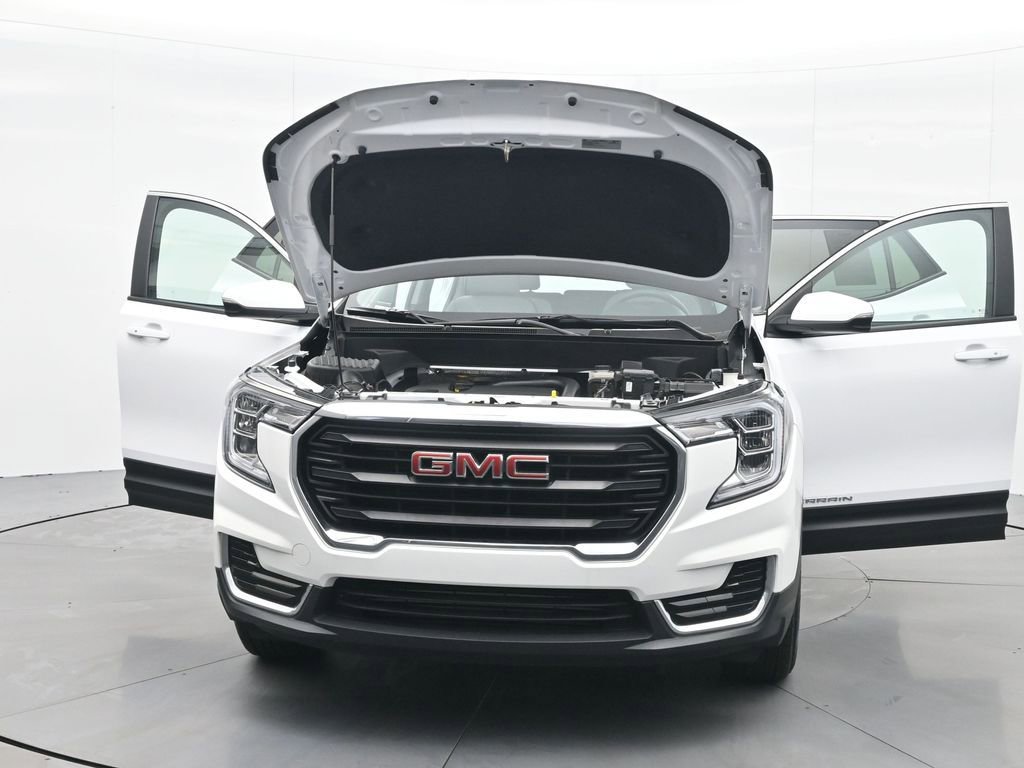 Used 2023 GMC Terrain SLE w/ Driver Convenience Package image 32