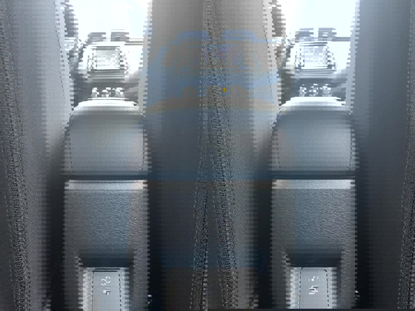 Used 2025 Nissan Versa SV w/ Trunk Package image 19