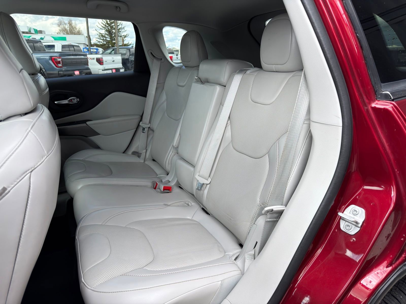 Used 2020 Jeep Cherokee Limited w/ Technology Group image 30